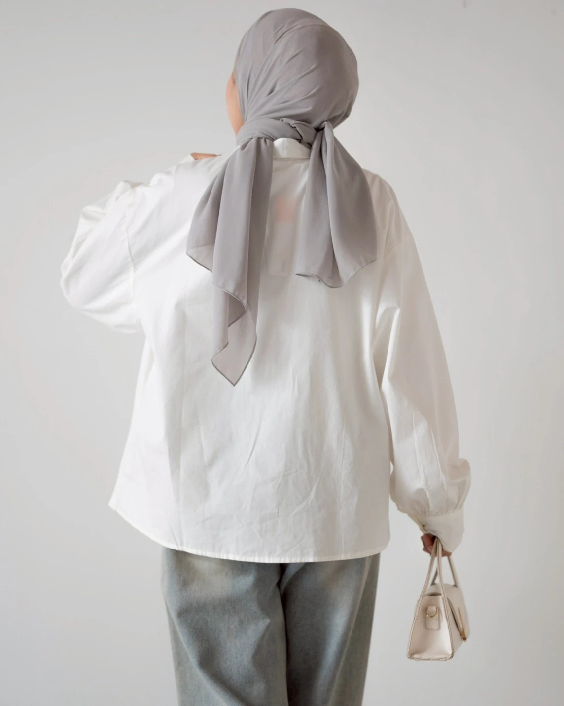 Estoria Shirt Kode 20441 Broken White - Image 3