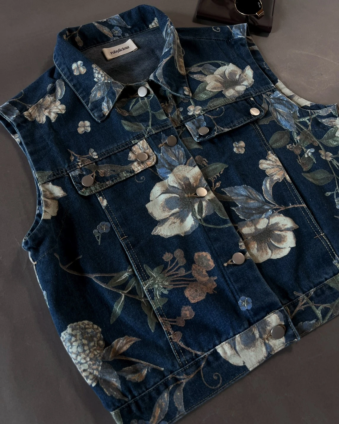 Alternative view of Floral Denim Vest Kode 681N Kode C