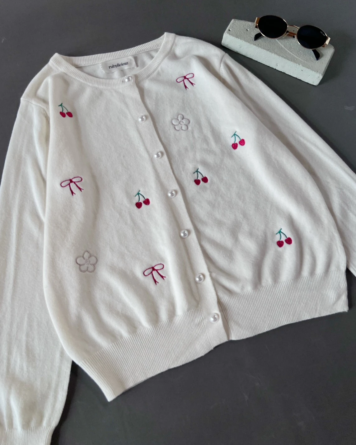 Alternative view of Pervara Cardi Kode 709N Broken White