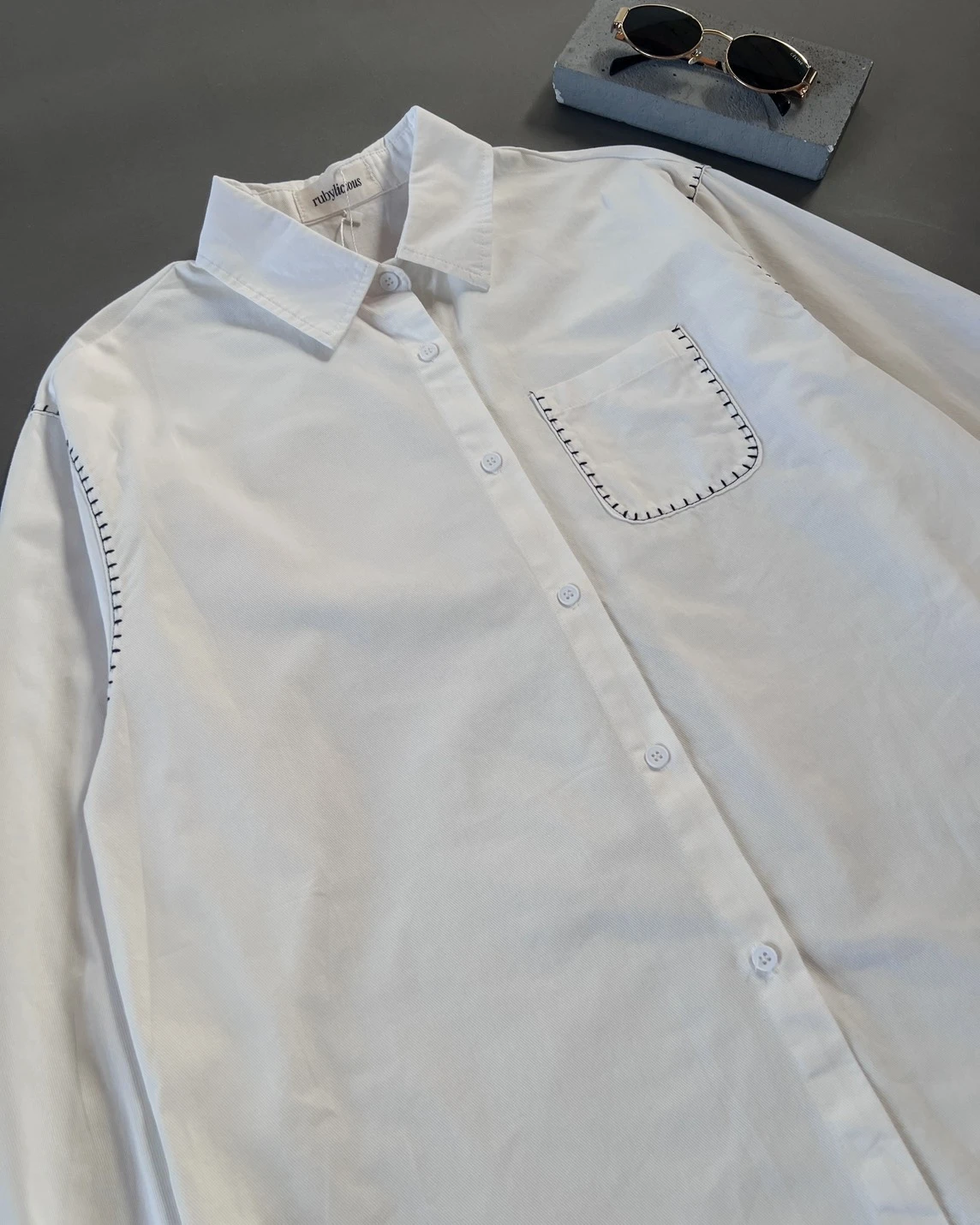 Alternative view of Qlura Shirt Kode 110757 Broken White