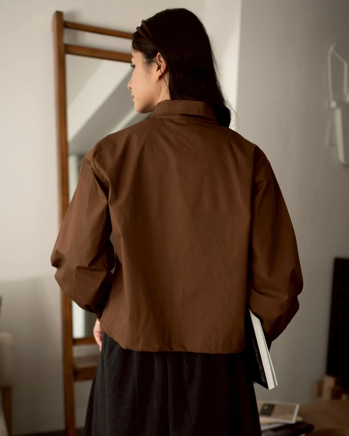 Soljin Shirt Coffee - Image 3