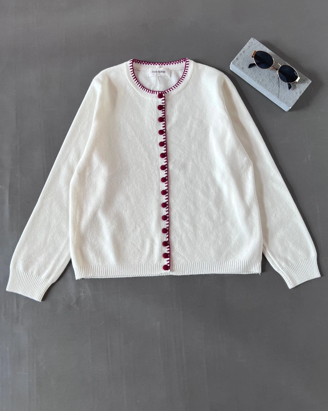 Xeyona Cardi Kode 8807 Broken White