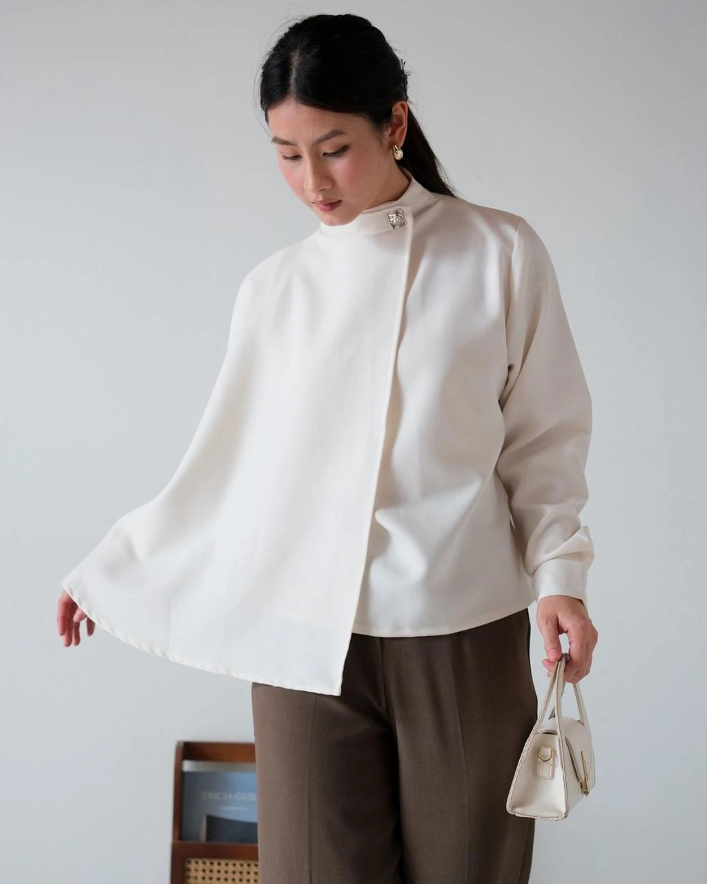 Alternative view of Agleta Blouse Kode 26326 Broken White
