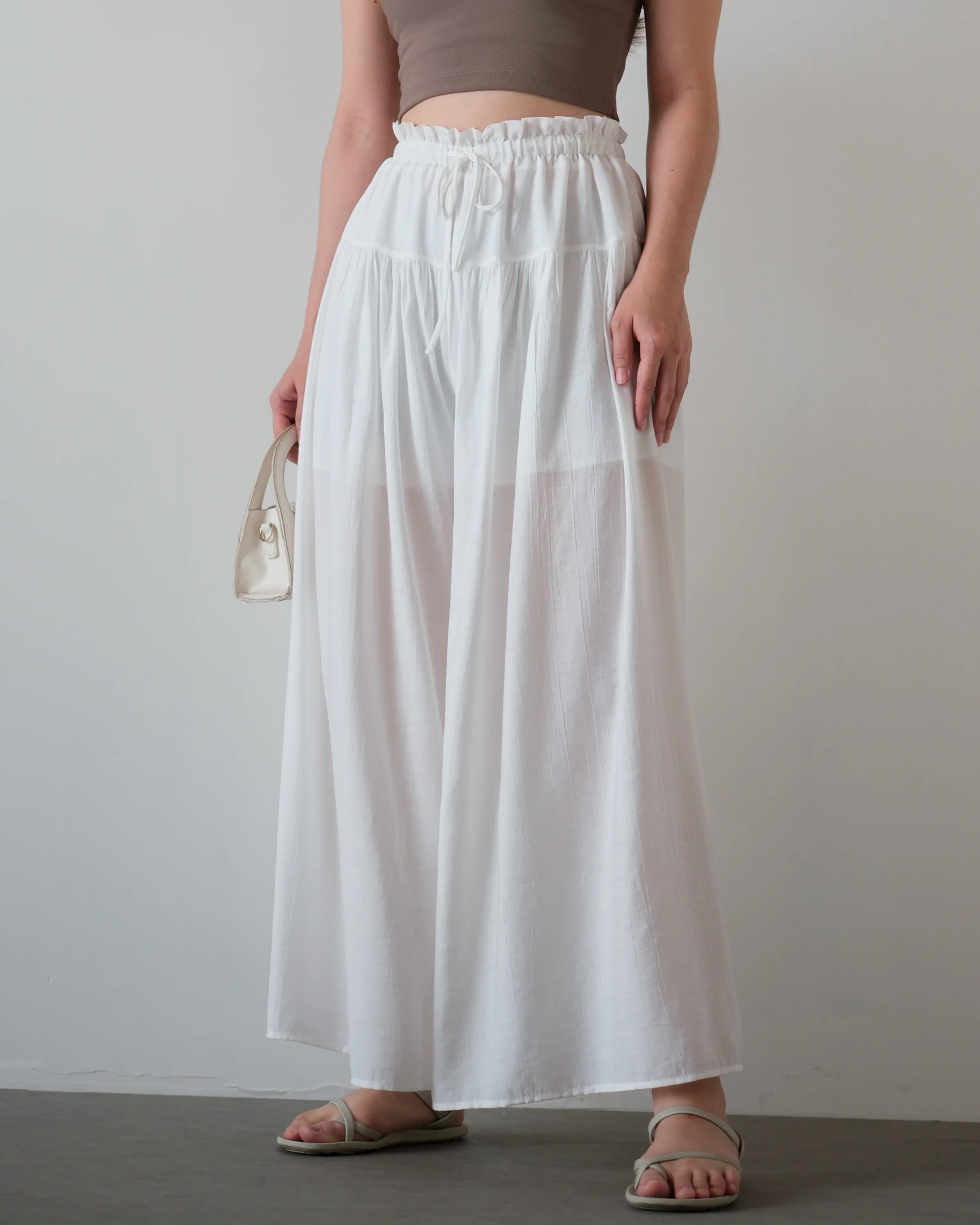 Alternative view of Chika Cullote Pants Kode 3-P Broken White