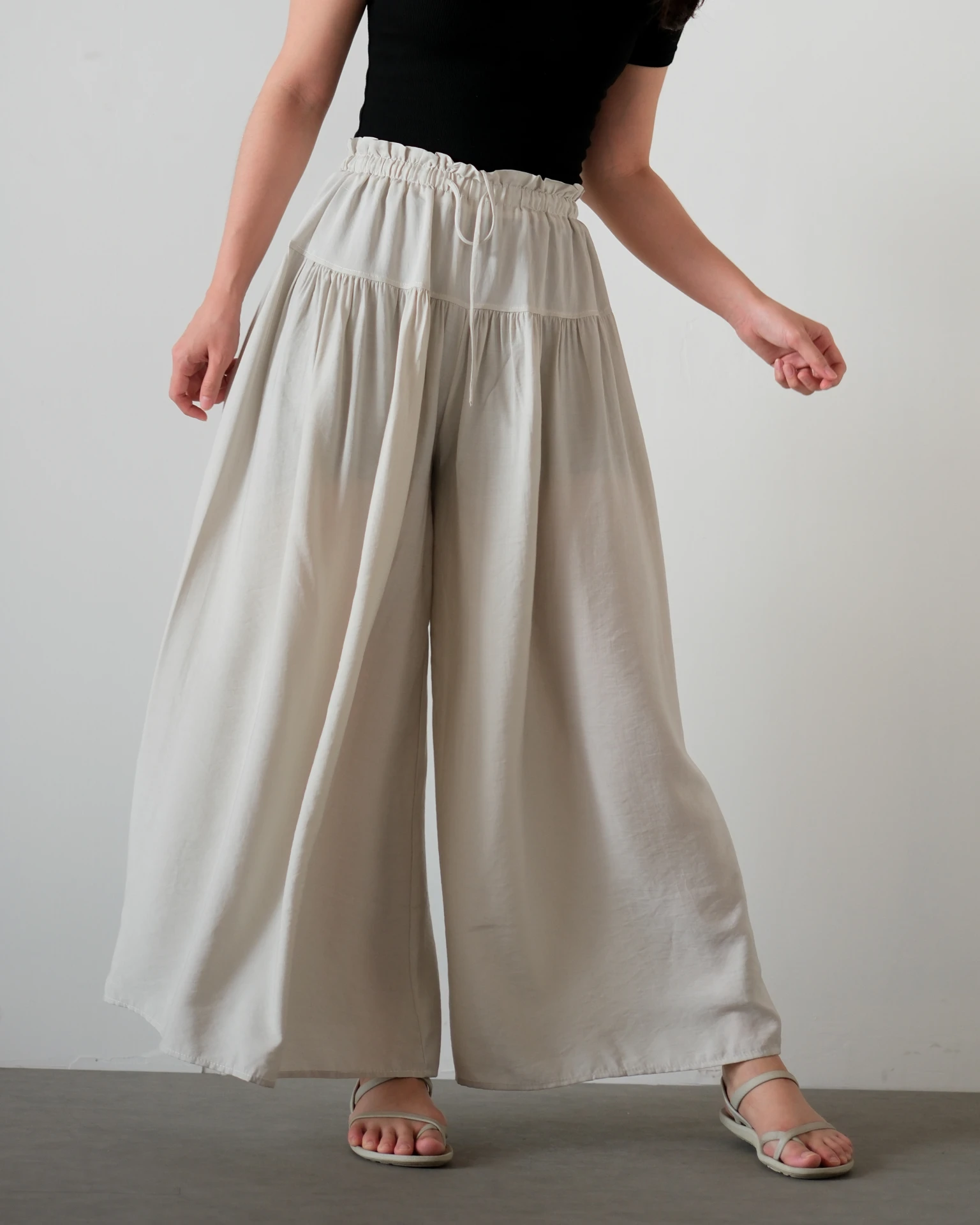 Chika Cullote Pants Kode 3-P Beige