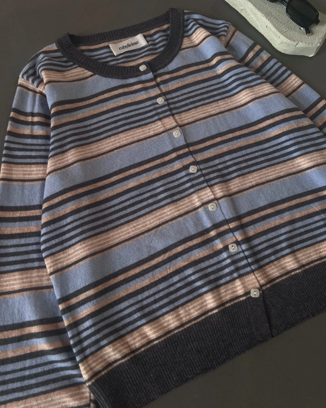 Dheca Stripe Cardi Kode 10-P Dark Grey