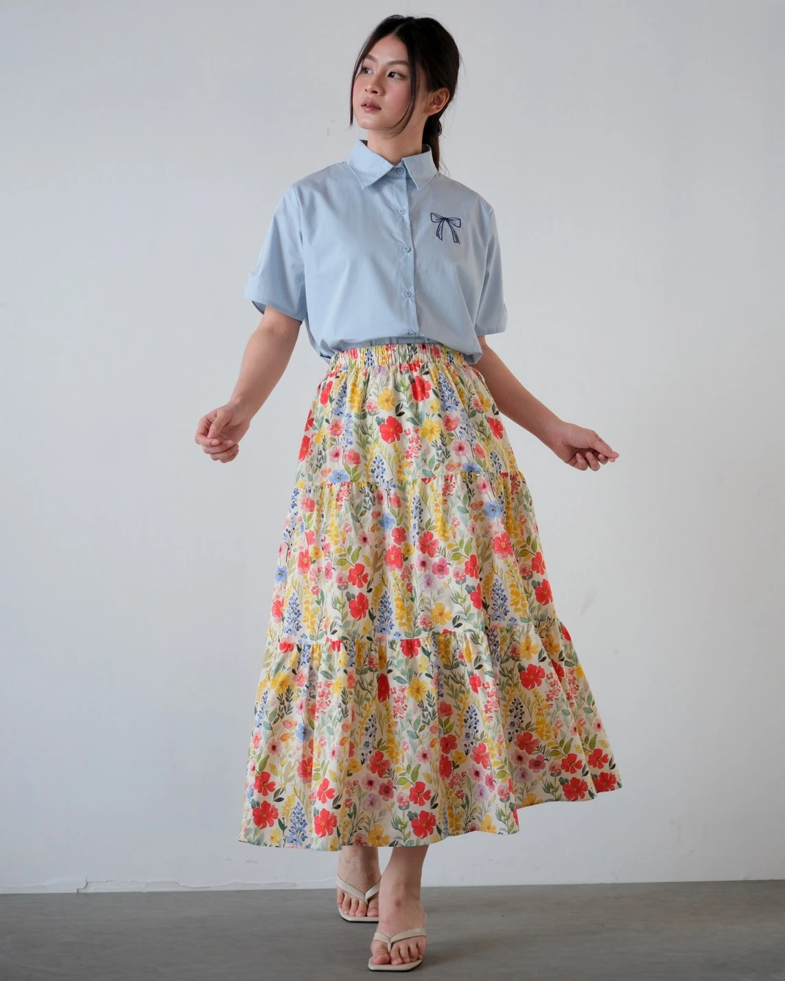 Alternative view of Lucena Skirt Kode 12-P Red