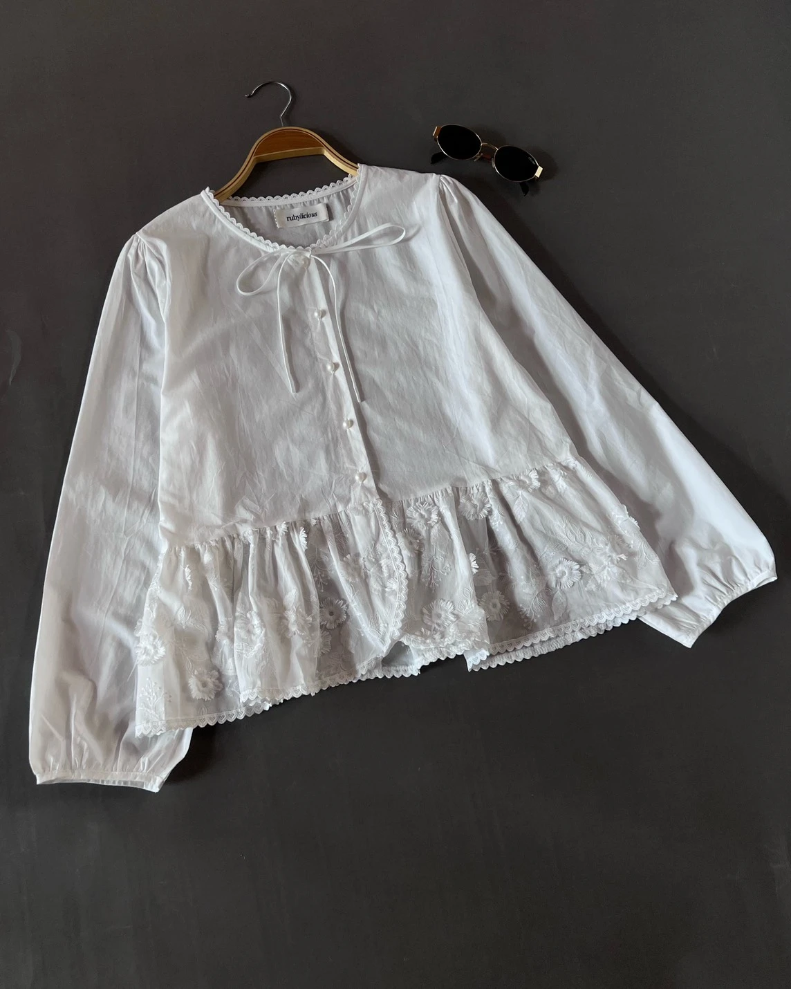 Alternative view of Latera Shirt Kode 496N White