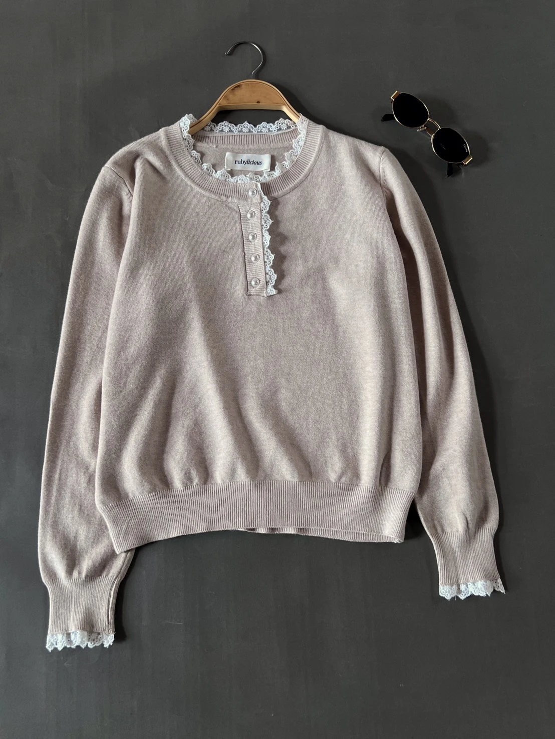 Alternative view of Eryel Longsleeve Kode 170 O Cream