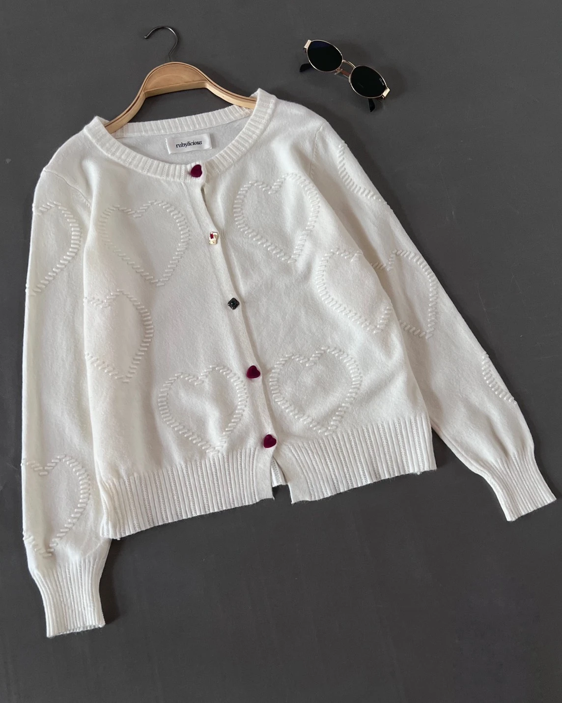 Alternative view of Ileya Cardi Kode 407 O Broken White
