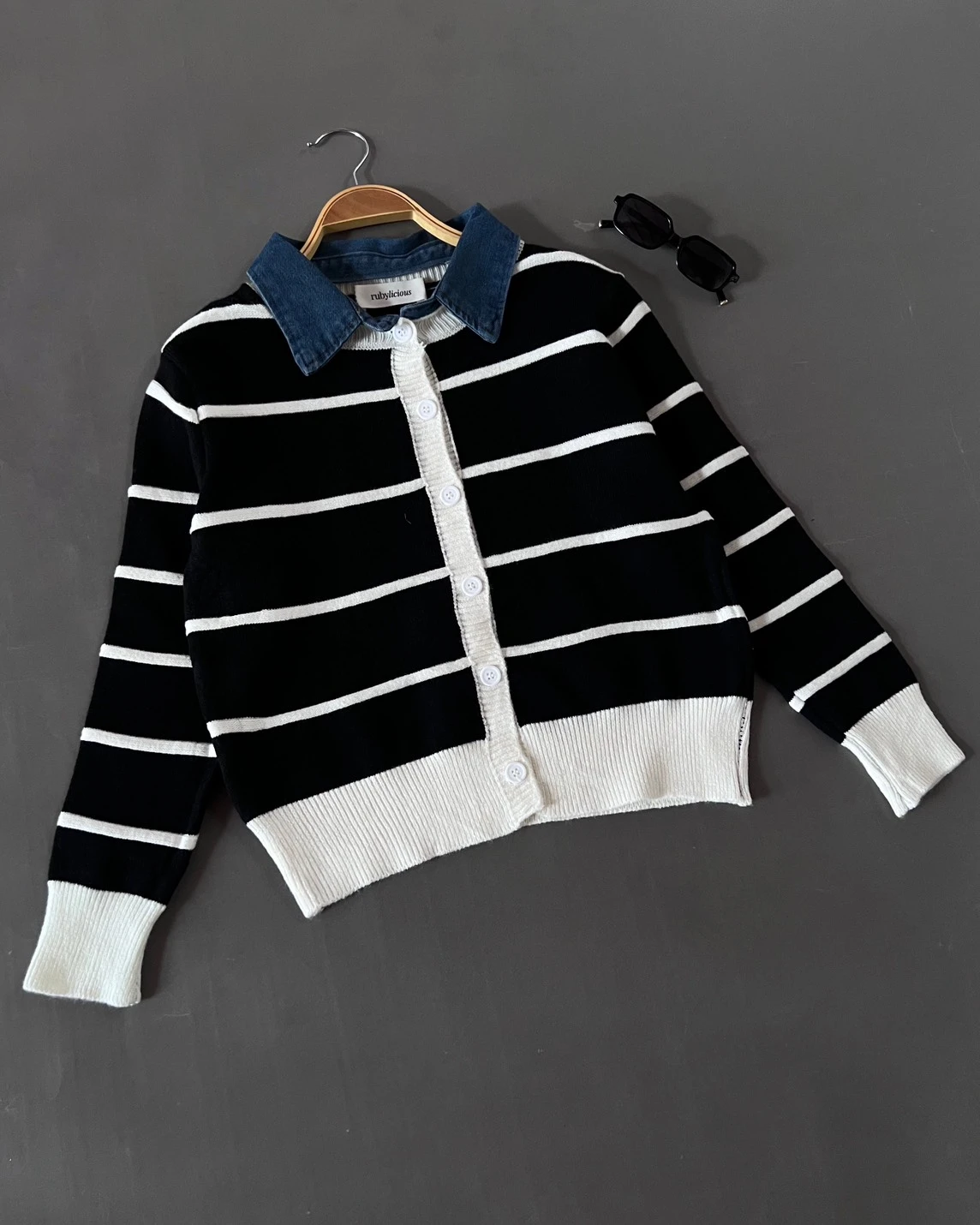 Sayuri Stripe Longsleeve Kode 224 O Black