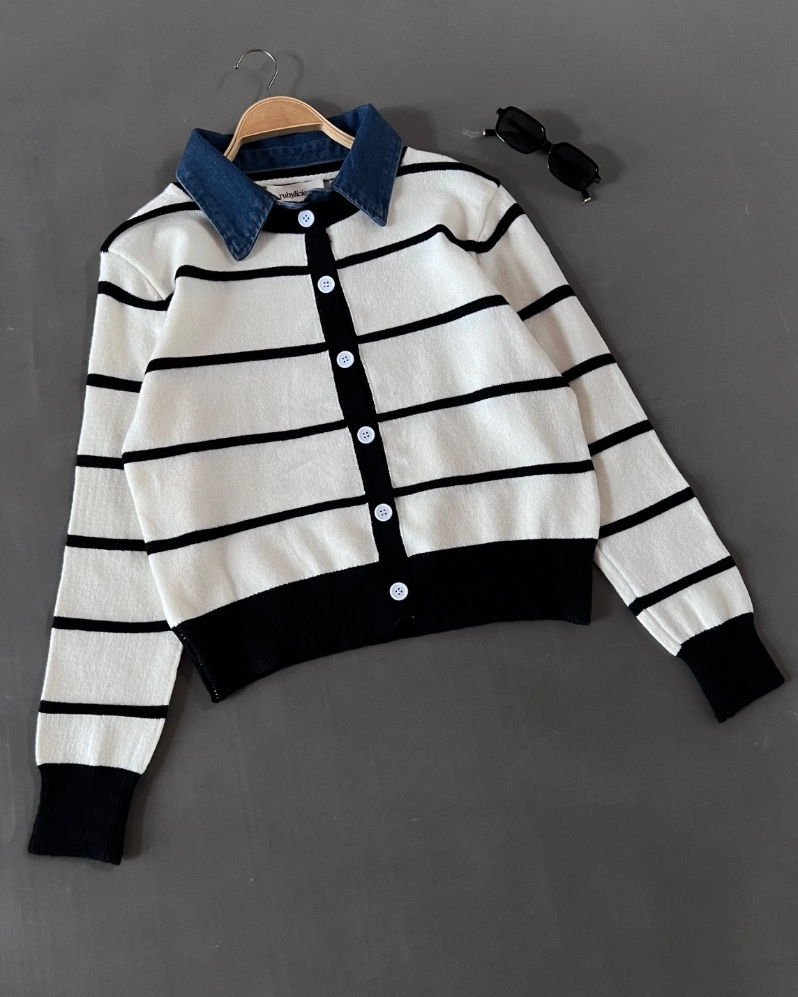 Alternative view of Sayuri Stripe Longsleeve Kode 224 O Broken White