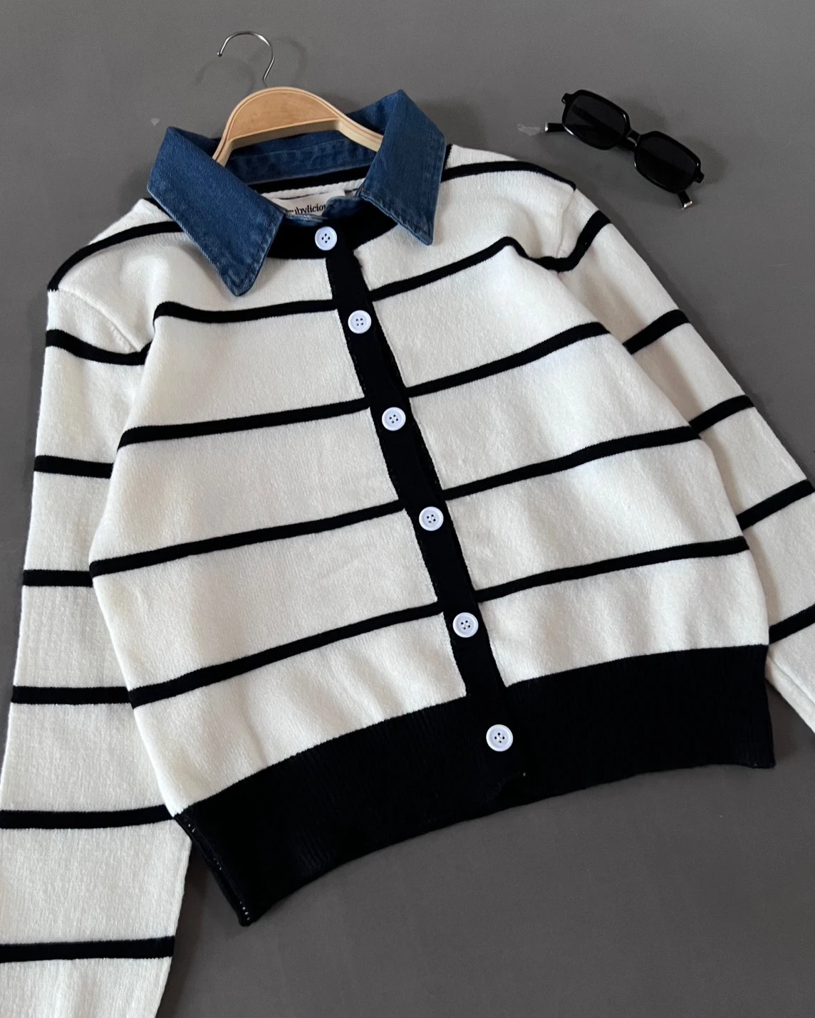 Sayuri Stripe Longsleeve Kode 224 O Broken White