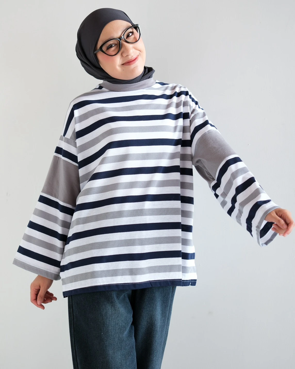 Alternative view of Dion Stripe Longsleeve Grey-Navy-Bw