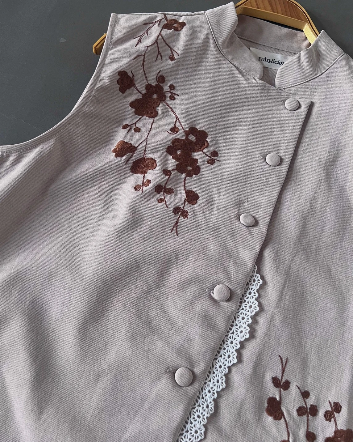 Alternative view of Jecqa Vest Kode 1509 Beige