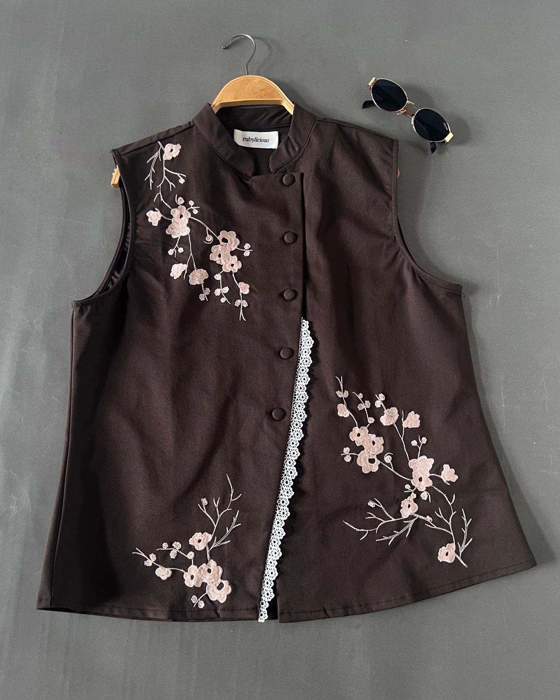 Alternative view of Jecqa Vest Kode 1509 Coffee