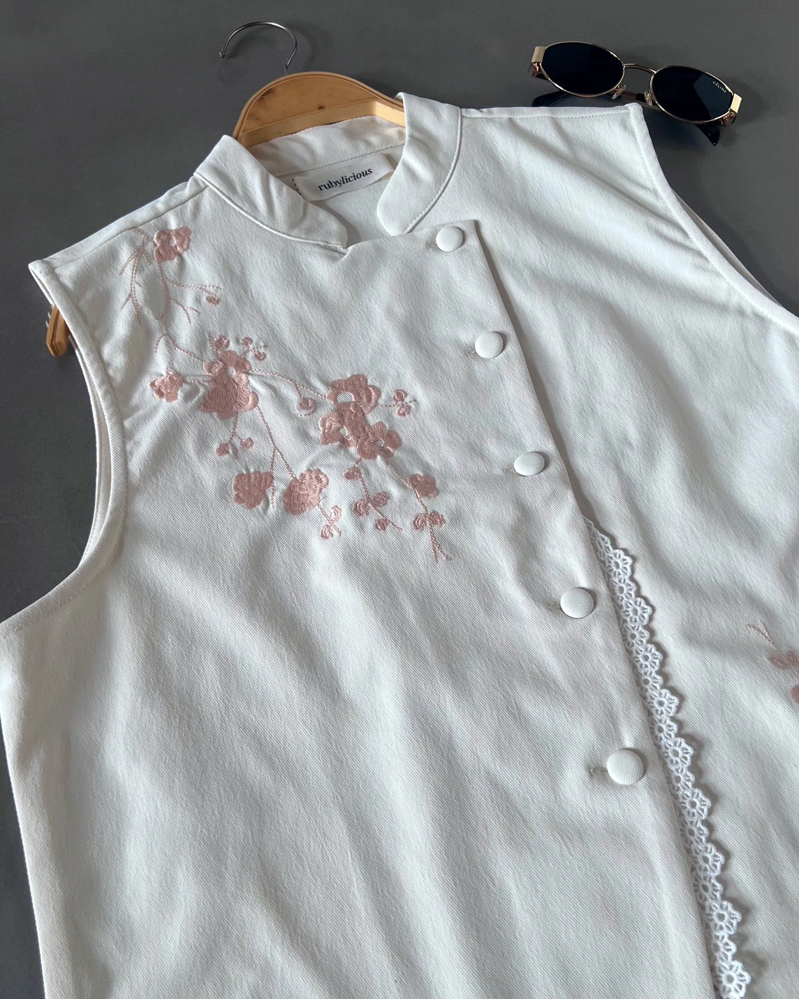 Jecqa Vest Kode 1509 Broken White