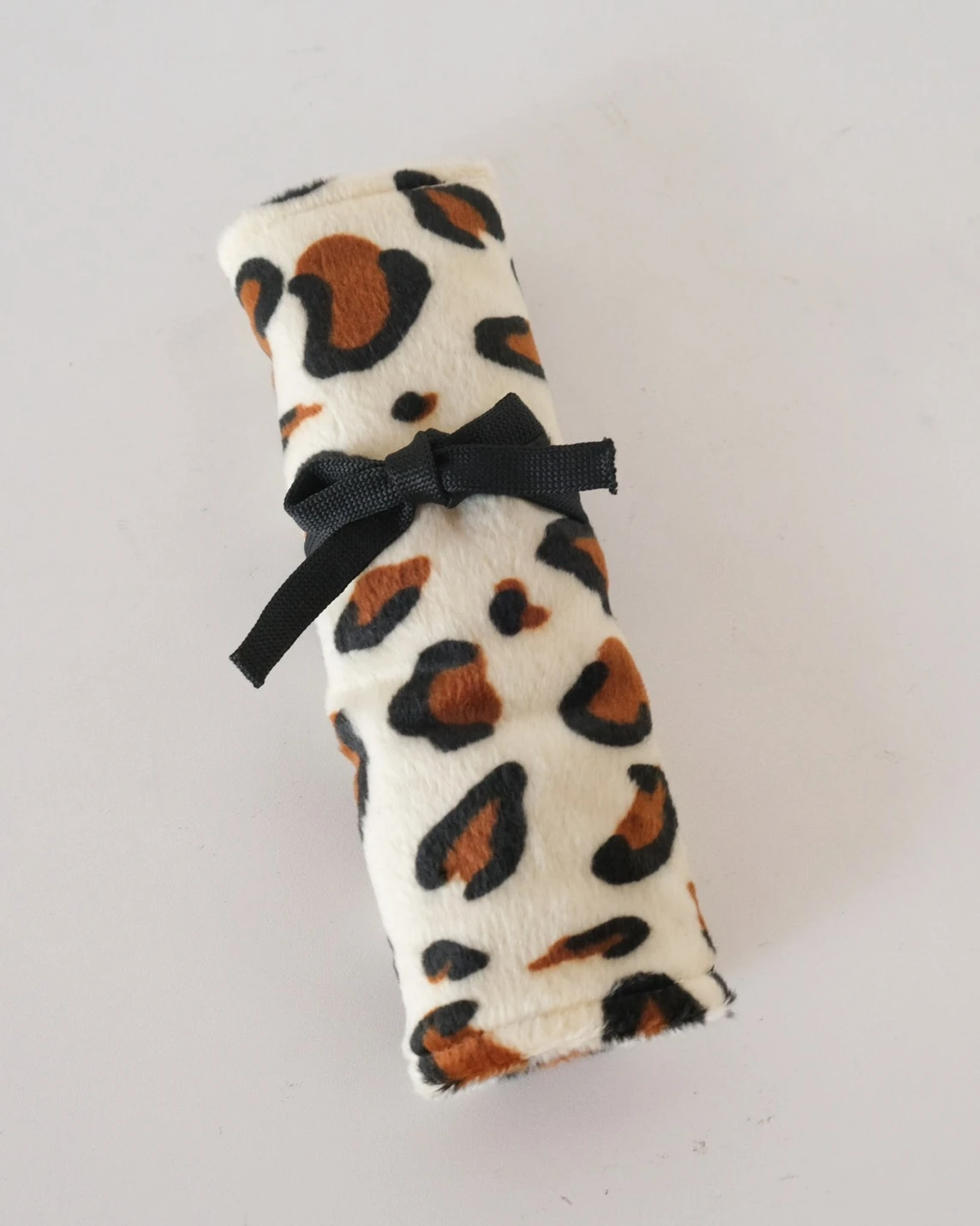 Alternative view of Animal Printed Roll Case Leopard Cream