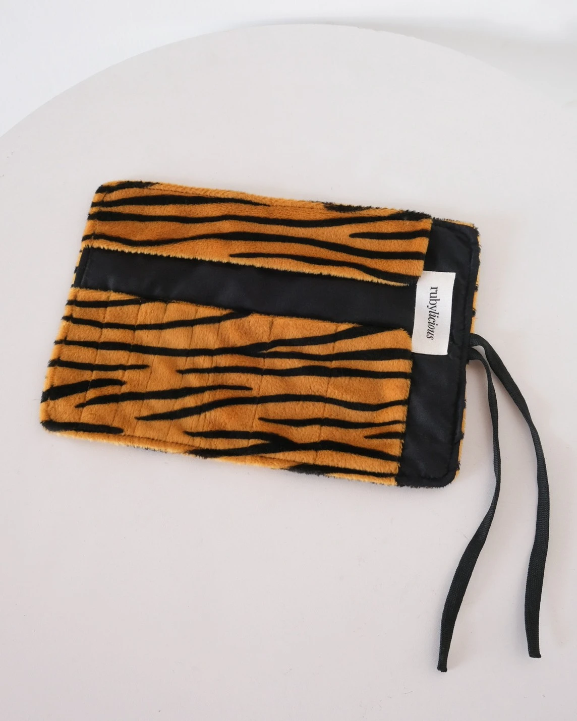 Alternative view of Animal Printed Roll Case Tiger