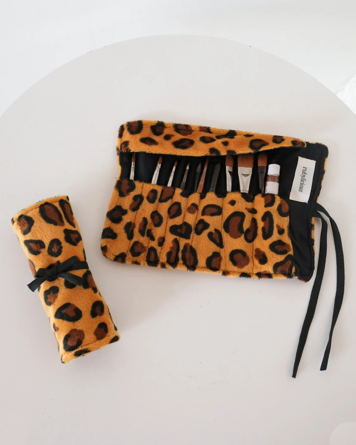 Alternative view of Animal Printed Roll Case Leopard Brown