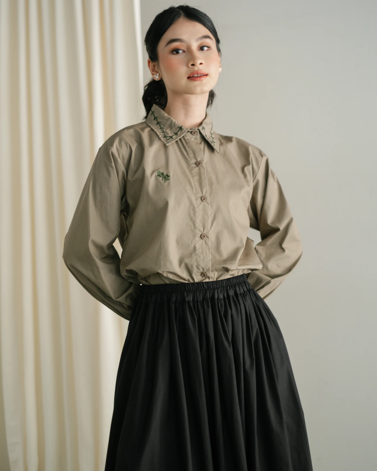 Alternative view of Vals Shirt Olive