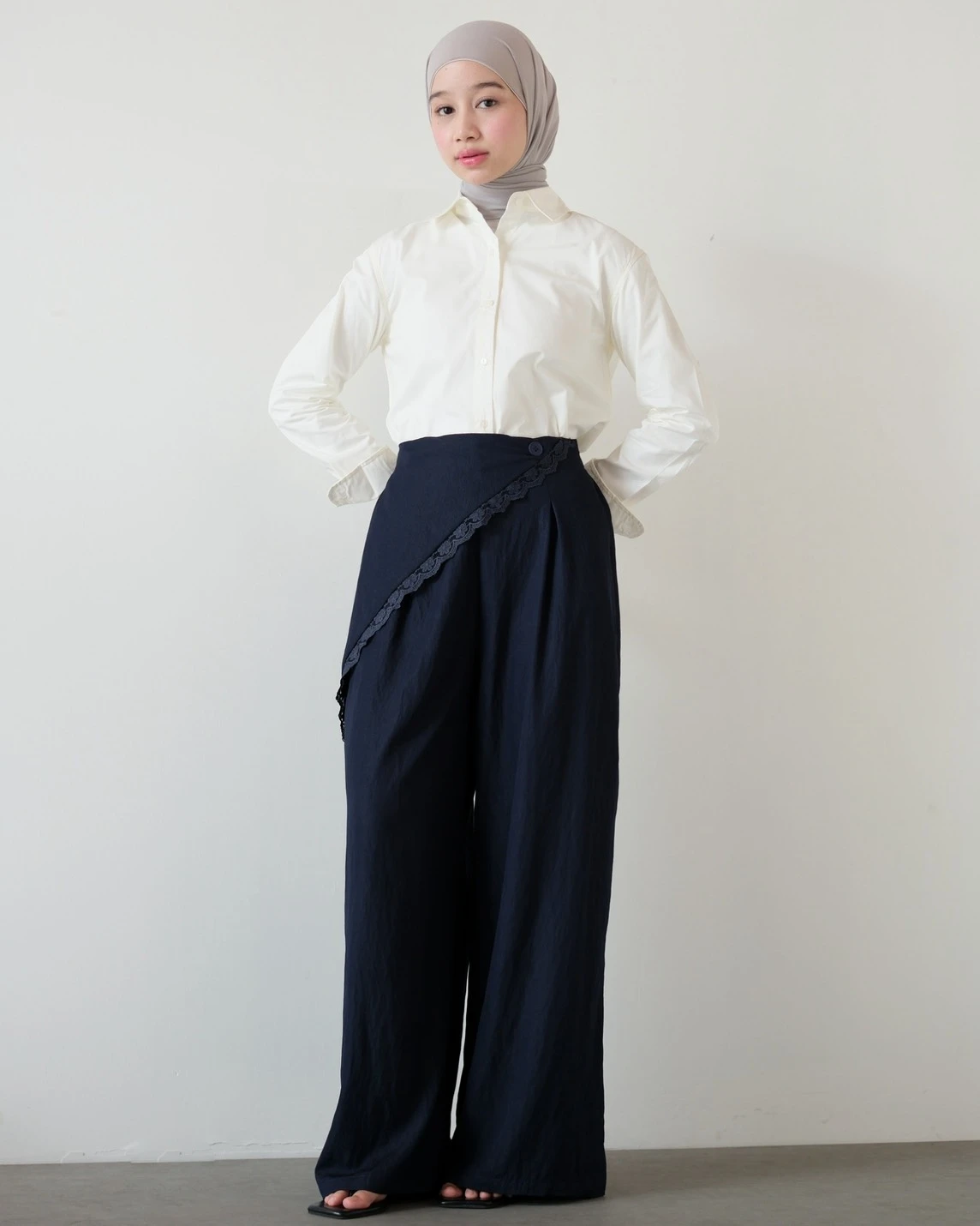 Alternative view of Cetria Cullote Pants Kode 1007 Navy