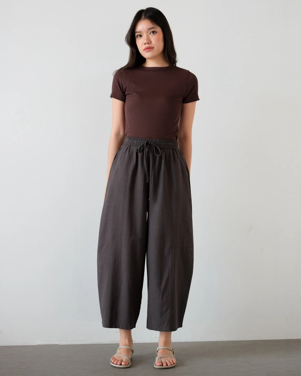 Alternative view of Baylie Barrel Pants Kode 2831 Dark Grey