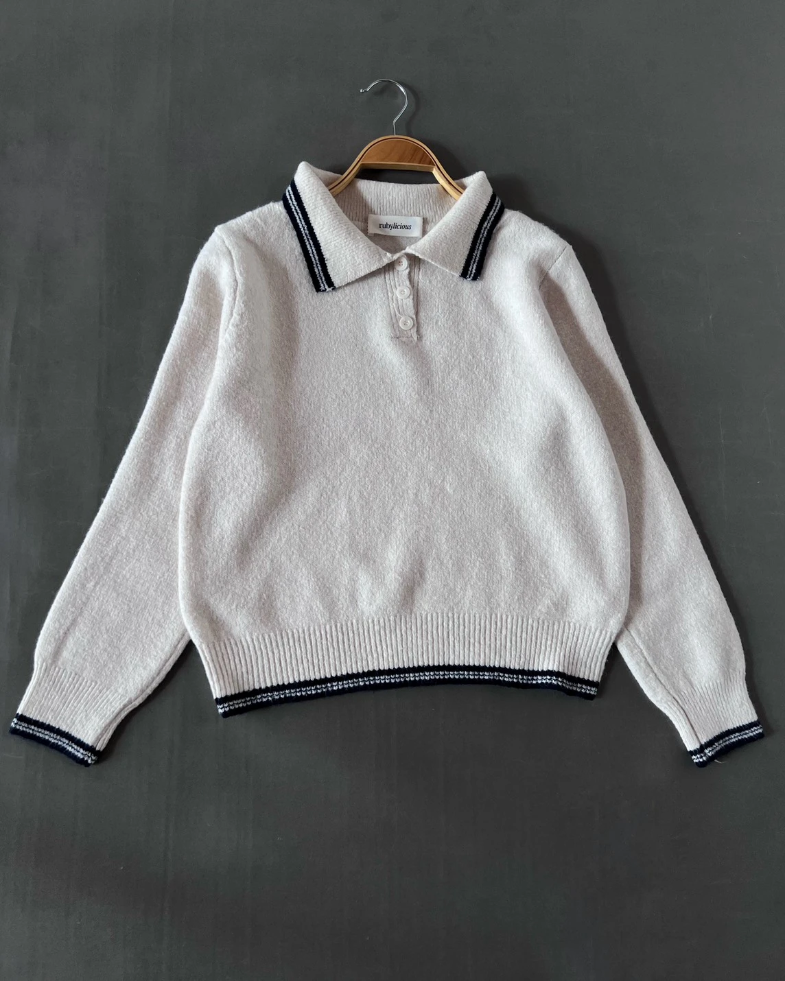 Alternative view of Charu Longsleeve Kode 116P Beige