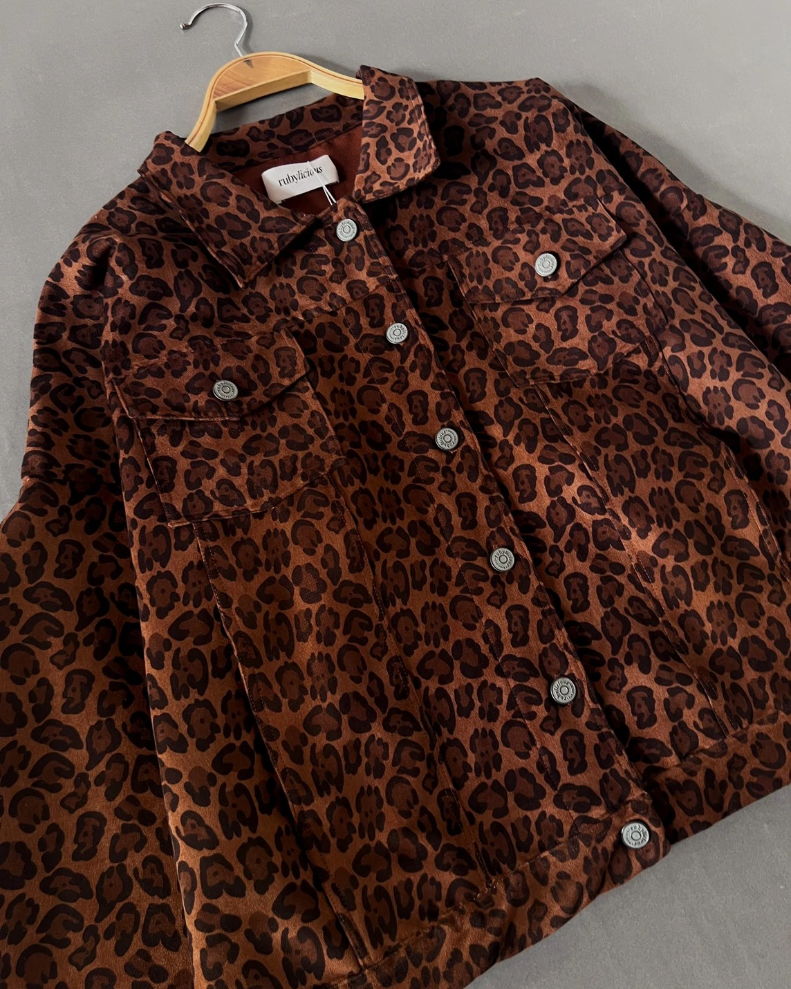 Ivelio Leopard Jacket Kode 251116 Brown
