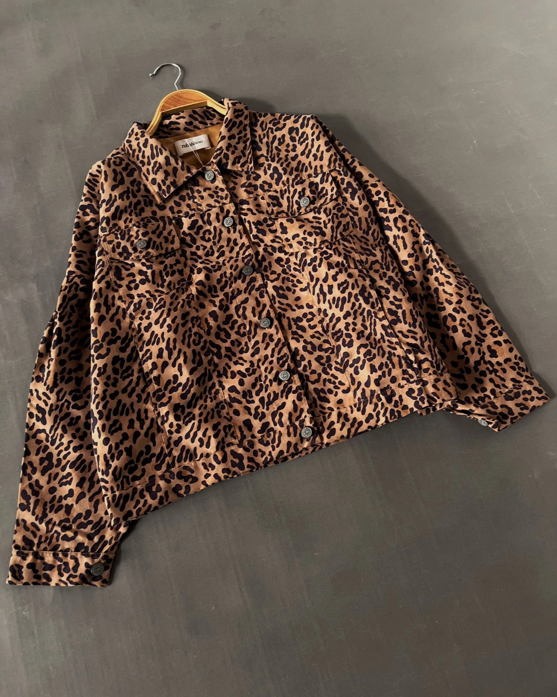 Alternative view of Ivelio Leopard Jacket Kode 251116 Milo