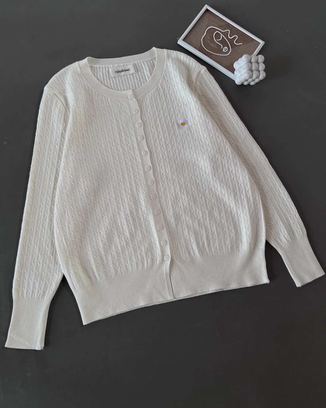 Alternative view of Precia Cardi Kode 359 O Broken White