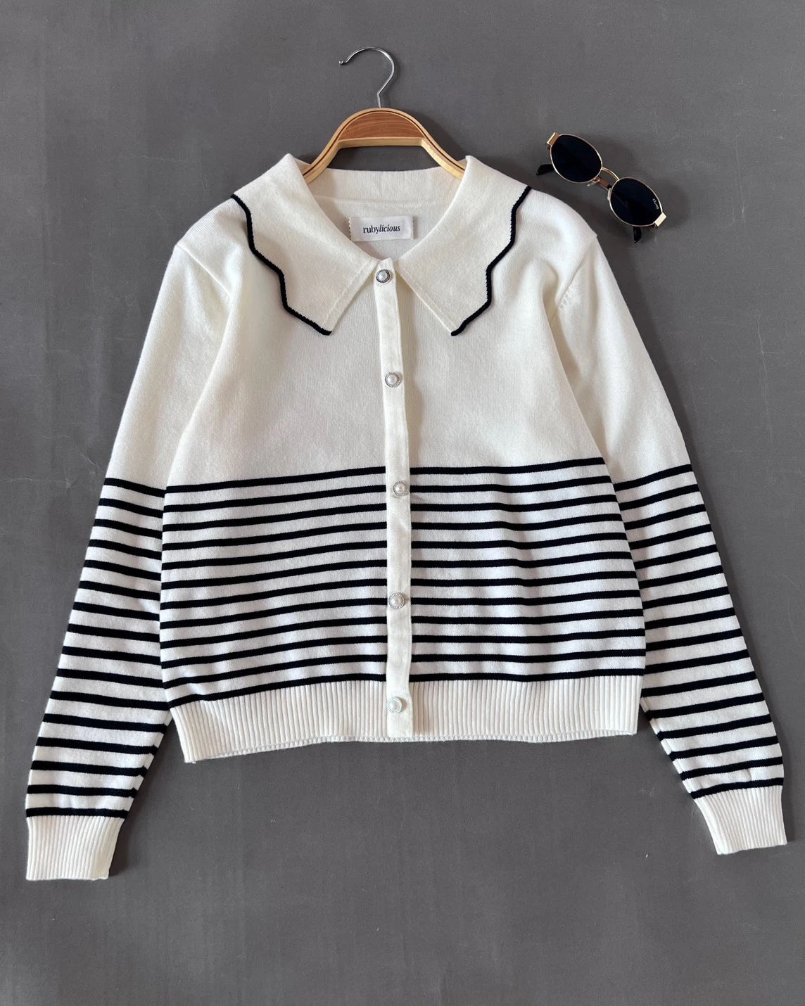 Godiva Longsleeve Kode 272P Black - Image 3