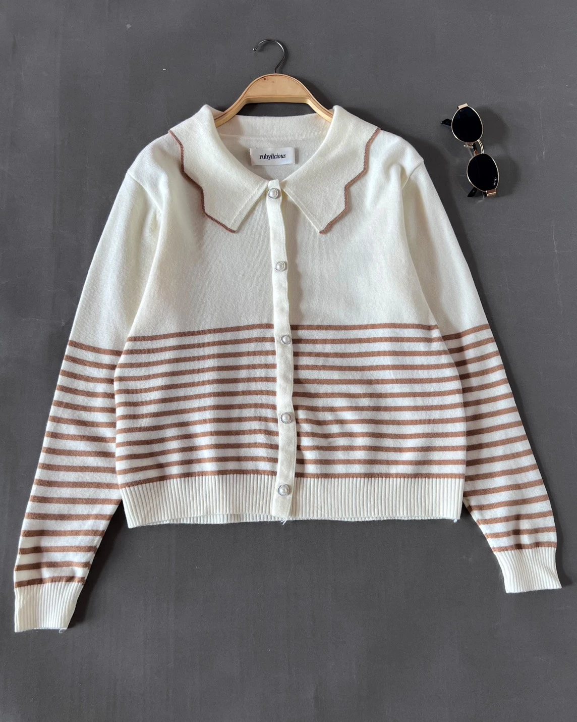 Godiva Longsleeve Kode 272P Brown