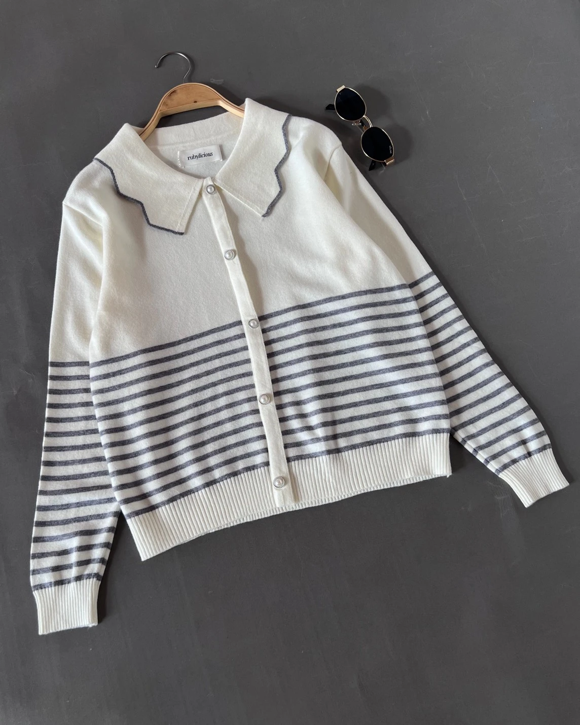 Alternative view of Godiva Longsleeve Kode 272P Grey