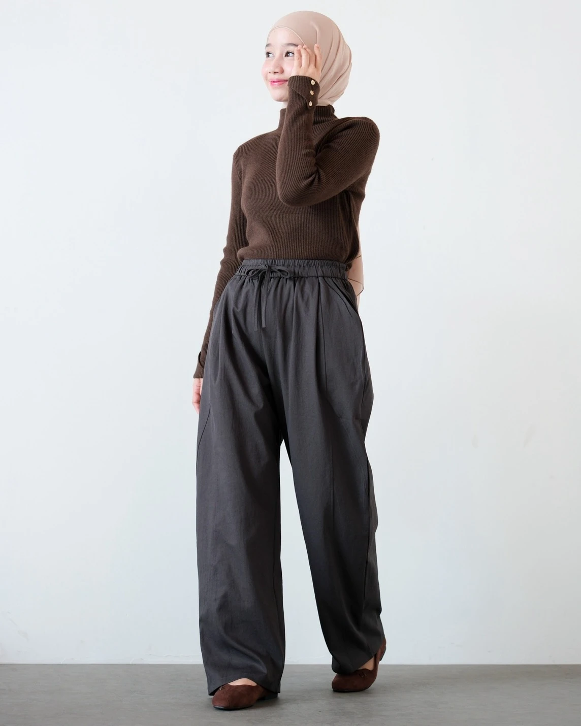 Alternative view of Velga Cullote Pants Kode 97N Dark  Grey