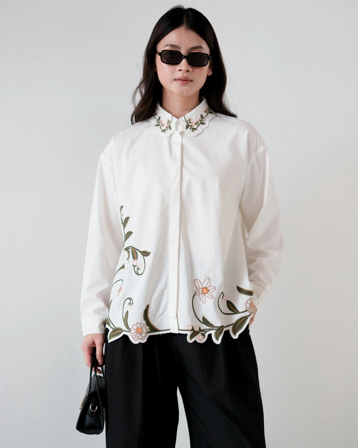 Alternative view of Hecha Shirt Kode 20447 Broken White