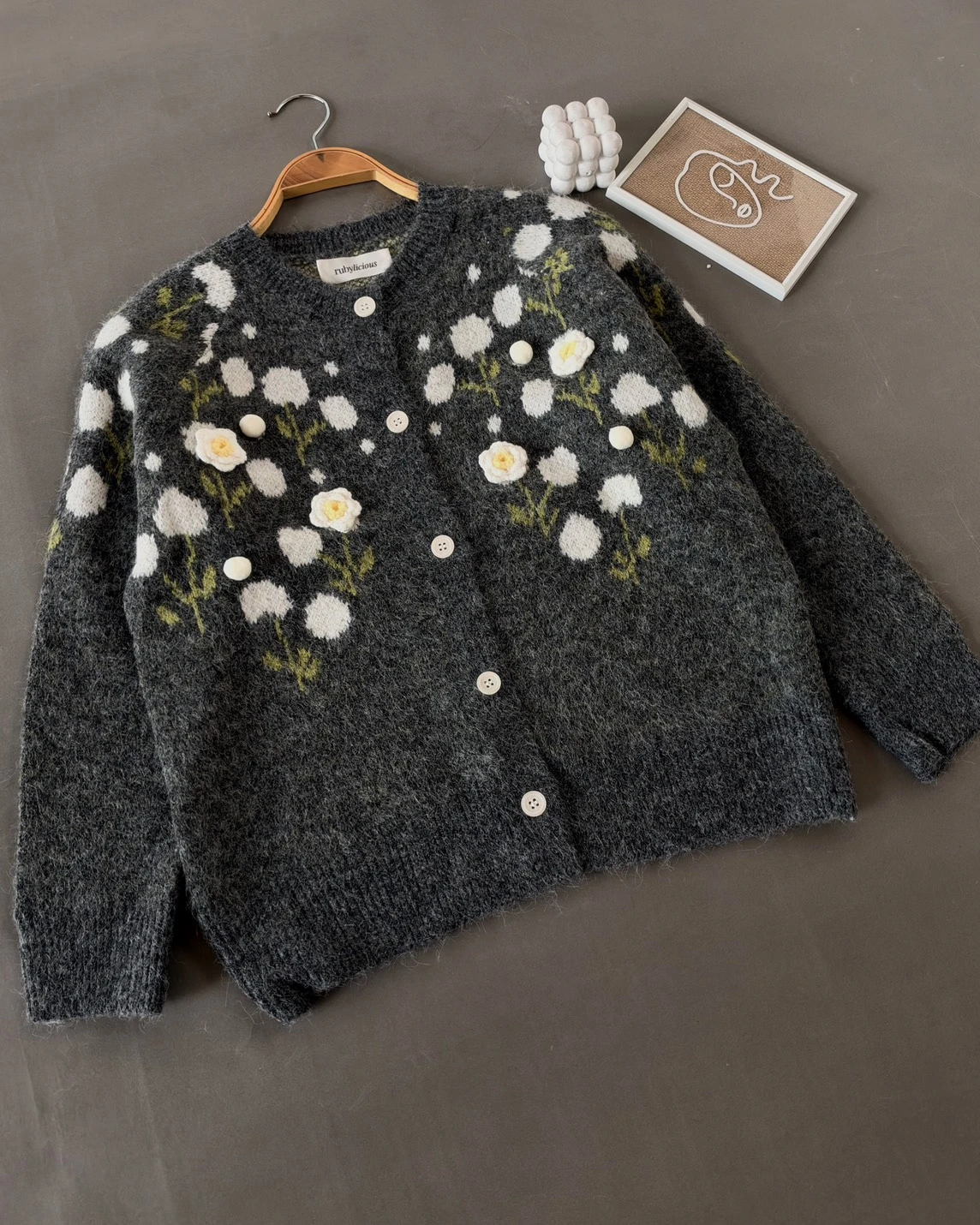 Alternative view of Monera Cardi 381O Dark Grey