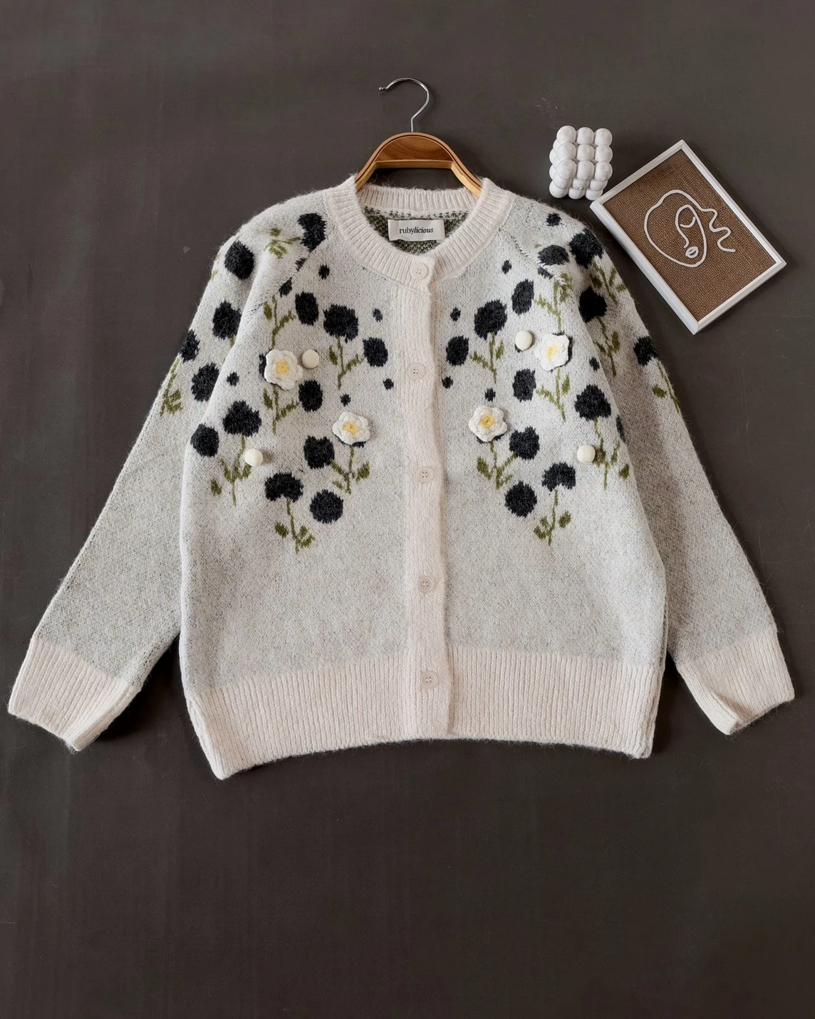 Monera Cardi 381O Broken White